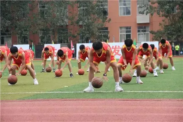 少儿篮球训练的好处_1